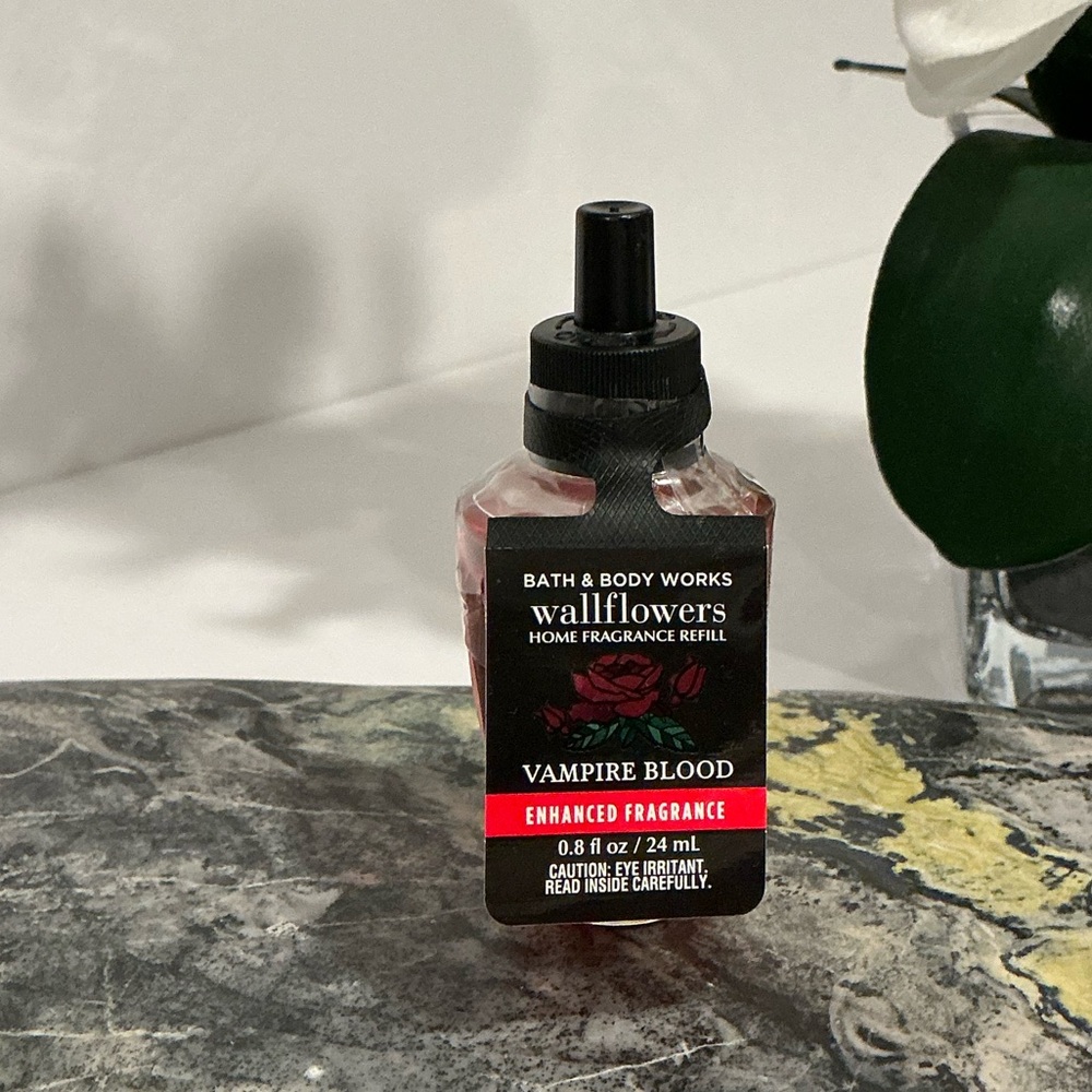 Bath & Body Works Vampire Blood Wallflowers Fragrance Refill